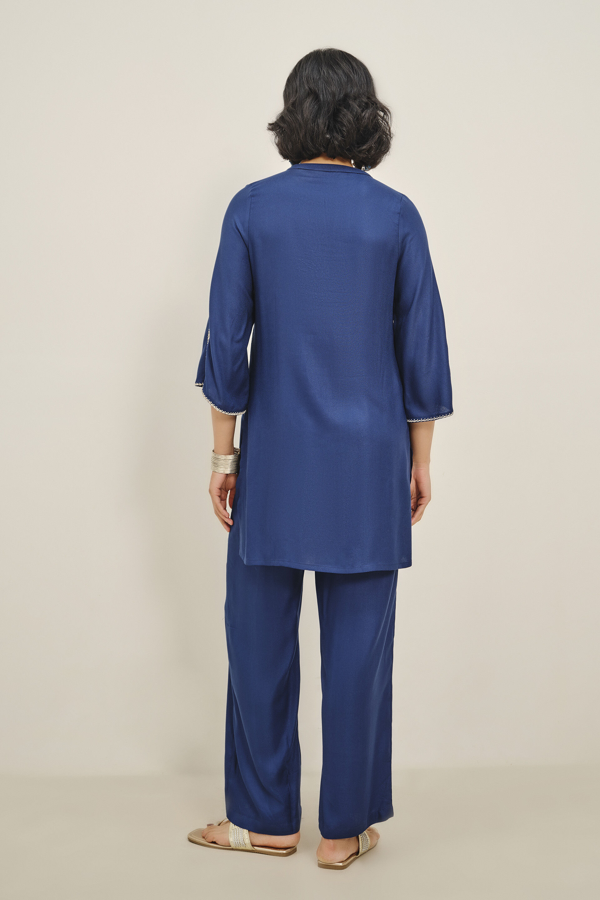 Indigo Saaz Embroidered Kurta Set, Indigo, image 5
